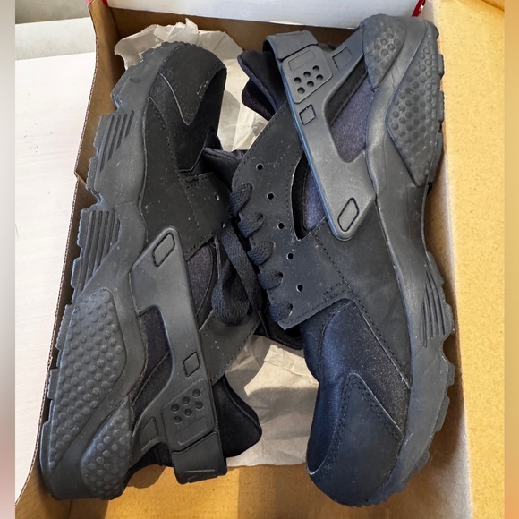 Nike Air Huarache Black Triple Black Sneakers Women’s Size 8 - Picture 8 of 10